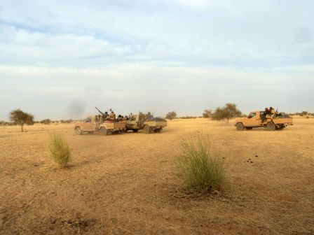 Armed_Islamist_fighters_race_near_the_Mauritania-Mali_border_on_May_21st.jpg