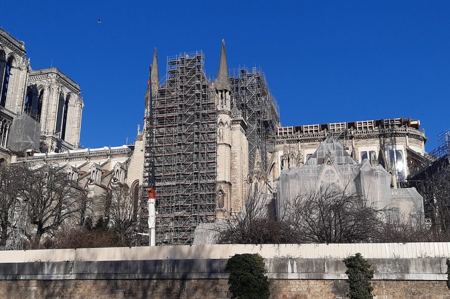 Notre-Dame, plainte, plomb