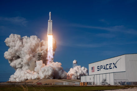 SpaceX, tourisme spatial