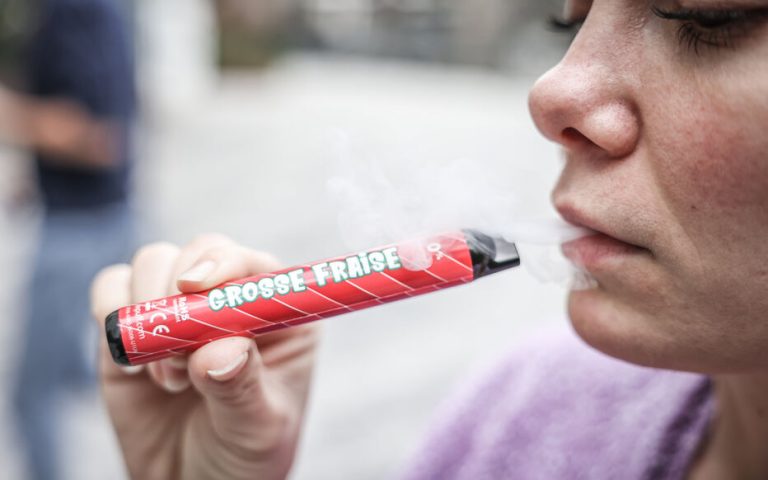L’Australie interdit les cigarettes électroniques jetables