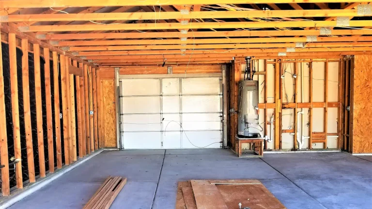 Comment Isoler un Garage Soi-Même ? Meilleure Guide de 2026