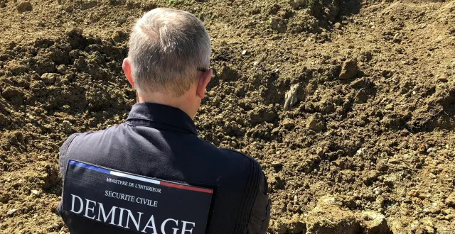 Obus en Normandie : un geste dangereux qui choque à Paris