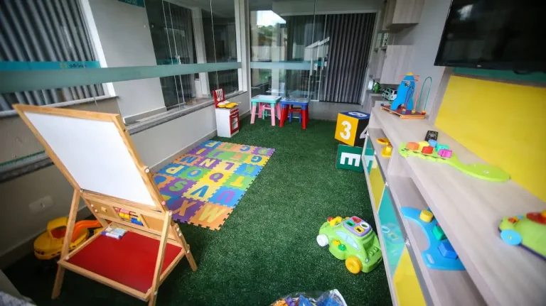 Bébé alcoolisé en crèche : l’affaire qui choque les parents